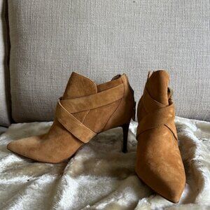 NWT - NEVER WORN - RACHEL ZOE Tan Suede high-heeled Booties Sz 6.5